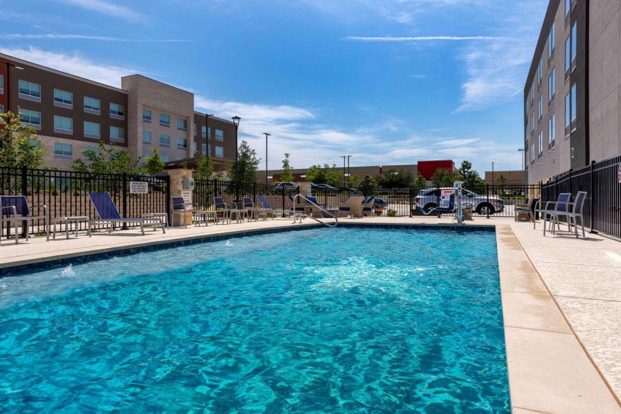 La Quinta Inn & Suites By Wyndham Pflugerville Exterior foto